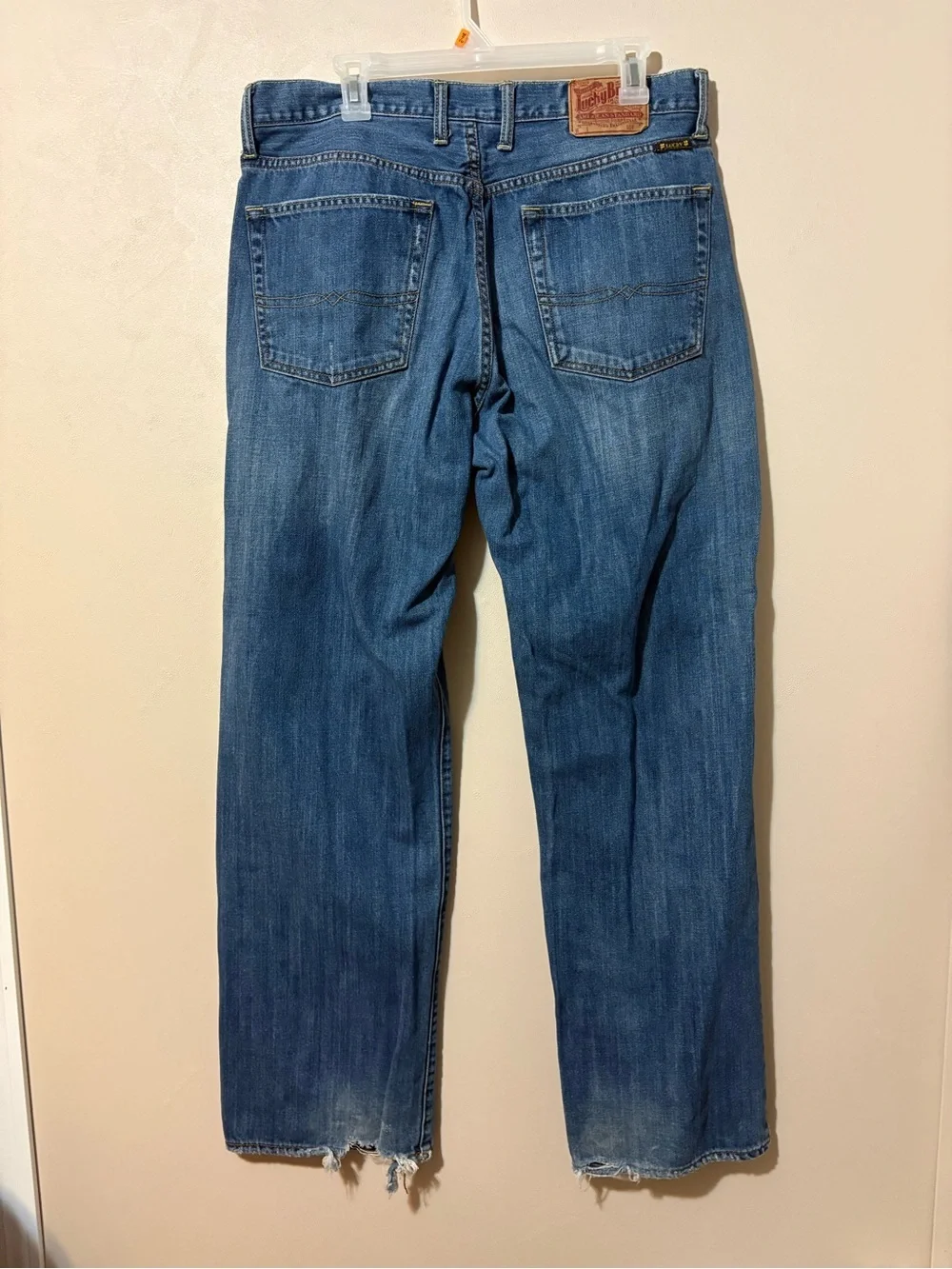 Lucky Brand Classic Men’s Blue Denim Jeans Casual Straight Fit 36x33